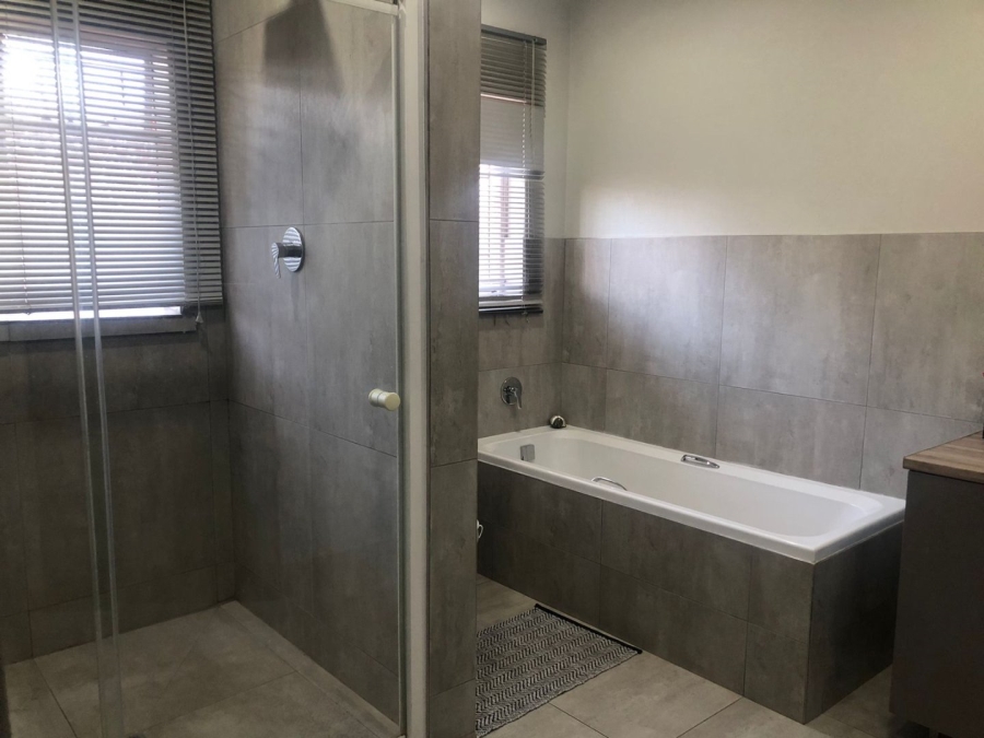 To Let 3 Bedroom Property for Rent in Pellissier Free State